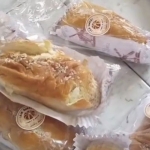 Tangkapan layar video viral yang memperlihatkan roti dalam kondisi berjamur diduga menu MBG di Sumenep