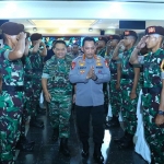Kapolri, Jenderal Listyo Sigit Prabowo, saat menghadiri giat apel Dansat TNI AD di Akademi Militer, Magelang.
