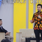 Wakil Gubernur Jatim, Emil Elestianto Dardak memberi sambutan pada acara Economic Week 2019 di Aula Notonegoro Fakultas Ekonomi dan Bisnis Unair Kampus B Surabaya.