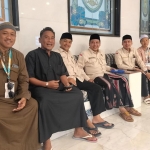 KH. Moh. Ayyub Mustofa, anggota mustasyar Kementerian Haji dan Umrah RI saat kunjungan ke sektor IV Kloter 27 dan 73 jemaah asal Bangkalan, Jumat (15/5/2026).