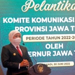 Gubernur Khofifah Indar Parawansa saat menghadiri pelantikan Komite Komunikasi Digital Provinsi Jawa Timur.