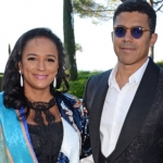 Isabel dos Santos (kiri) bersama suaminya, Sindika Dokolo, di Cannes pada tahun 2018. Foto: Dave Benett / amfAR