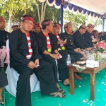 Ketua Komisi D Nur Hasan (dua dari kiri).