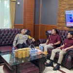 Kepala Kantor Imigrasi Kelas I TPI Malang, Anggoro Widjanarko, bersama jajaran pejabatnya saat berkunjung ke Polres Probolinggo Kota.