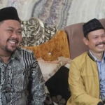 Andi Fajar Yulianto (kanan) saat bertemu Bupati Gresik, Fandi Akhmad Yani. Foto: Ist