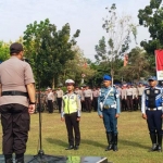 Kabag Ops Kompol Nur Ali memimpin gelar pasukan Operasi Patuh 2019 di Halaman Mapolres Bangkalan, Rabu (28/08/2019).