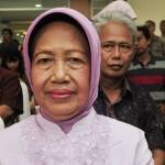 Sujiatmi, ibu Jokowi. Foto: merdeka.com