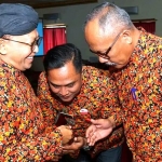 Bupati Sumnenep Dr. KH. A. Busyro Karim, pada acara pembukaan sosialisasi Pembentukan Badan Permusyawaratan Desa (BPD) Tahun 2020-2026.