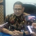 Aries Agung Paewai, Kepala Biro Humas dan Protokol Pemprov Jatim. foto: DIDI ROSADI/ BANGSAONLINE