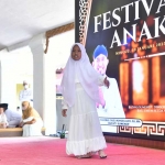 Salah satu peserta saat unjuk kebolehan dalam Festival Kreasi Anak Yatim di Sumenep.