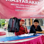 Ketua DPRD Kota Mojokerto Sunarto ketika menyosialisasikan perlunya bekal darurat pada masa bencana.