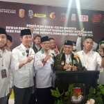 DPC PKB Kota Malang saat mendaftarkan bakal calon legislatif ke KPU.