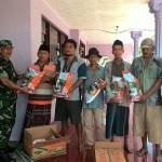 Pengawalan bantuan oleh Danramil hingga sampai pada penerimanya langsung.