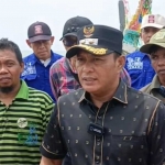 Wakil Bupati Sukriyanto saat mengunjungi warga Desa Blaban Kecamatan Batu Marmar, Kabupaten Pamekasan.