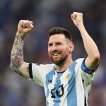 Lionel Messi menyandang Pemain Terbaik Piala Dunia usai antarkan Argentina menjadi kampiun