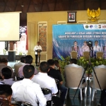 Pj. Bupati Pamekasan, Masrukin saat memberi sambutan di acara  Workshop dan Kerja Sama Literasi Media yang digelar Diskominfo Pamekasan bersama Dewan Pers