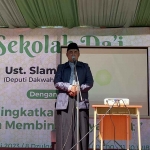Ketua PD Ikadi Sidoarjo KH Agus Yunif Anwaruddin saat membuka Sekolah Dai, Minggu (28/5/2023). Foto ist