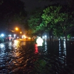 Genangan air yang merendam ruas jalan