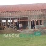 Bangunan Polindes di Desa Dukuhdimoro, Kecamatan Mojoagung, Kabupaten Jombang yang ambruk. foto: ROMZA/ BANGSAONLINE