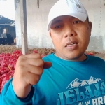 Amir Mahmud, seorang petani yang juga sebagai Bacaleg Partai Golkar Kota Probolinggo.