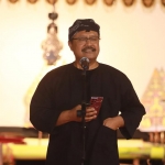 Wali Kota Pasuruan H. Saifullah Yusuf hadir langsung untuk membuka dan menyaksikan pagelaran wayang kulit.