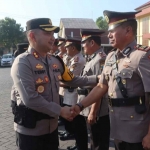 Kapolres Pasuruan, AKBP Teddy Candra, saat memimpin Sertijab atau serah terima jabatan.
