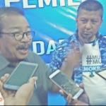 Ketua DPD Partai Demokrat Jatim, Soekarwo memberi keterangan tentang safari politik SBY di Jatim, Minggu depan. Foto : DIDI R/BANGSAONLINE. 