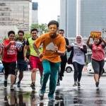 DESAK TERBUKA: Aktivis Koalisi Bersihkan DPR melakukan aksi 