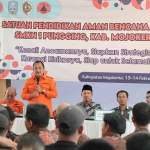 Kalaksa BPBD Jatim, Gatot Soebroto, saat memberi sambutan.