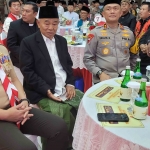 DARI KIRI: Pj Gubernur Jatim Adhi Karyono, Prof Dr KH Asep Saifuddin Chalim, Kapolda Jatim Irjen Pol Imam Sugianto, dan Pangdam V/Brawijaya Jawa Timur Mayjen TNI Rudy Saladin, M.A acara silaturahim dan doa bersama  dengan Kapolri Jenderal Listyo Sigit Prabowo dan Panglima TNI Jenderal Agus Subiyanto di Markas Kepolisian Daerah (Mapolda) Jawa Timur Jalan Ahmad Yani 116 Surabaya, Selasa (19/11/2024). Foto: MMA/bangsaonline