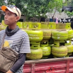 Handoko, pedagang LPG di Sidoarjo yang mengeluhkan langkanya ketersediaan tabung