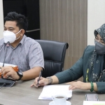 Wakil Ketua Komisi II M. Syahrul Munir (kiri) didampingi Lilik Hidayati saat hearing dengan PDAM. (foto: ist)