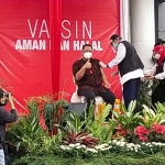 Plt. Wali Kota Surabaya Whisnu Sakti Buana usai disuntik vaksin. (foto: YUDI A/ BANGSAONLINE)