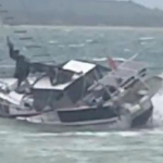 Tangkap layar kapal Yacht yang karam di Pulau Giliyang Sumenep