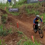 Salah satu peserta Indonesia Downhill 2024.