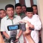 Ketua DPW PPP DKI Jakarta Abraham Lunggana alias Lulung saat mendatangi kediaman Ketua Partai Idaman, Rhoma Irama, Jum