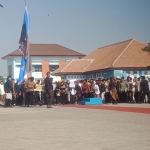 Ratusan guru beserta siswa Smantara melakukan aksi demo.
