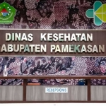 Kantor Dinas Kesehatan Kabupaten Pamekasan.