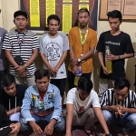 Sepuluh pemuda saat diamankan Tim Satsabhara Polres Sumenep, Minggu (2/8/2020) dini hari. (foto: ist).