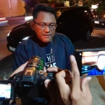 Ketua Bawaslu Kota Kediri Yudi Agung Nugraha saat memberi keterangan kepada wartawan. Foto: Ist.