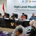 Wali Kota Kediri Vinanda Prameswati saat memimpin High Level Meeting Tim Pengendali Inflasi Daerah (TPID) Kota Kediri. (Ist)