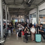 Suasana ruang tunggu Stasiun Gubeng Baru Surabaya
