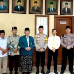 Jajaran pengurus LDII saat menerima kunjungan Kapolres Gresik, AKBP Rovan Ricard Mahenu. Foto: ist.