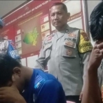 Petugas saat bersama 3 remaja yang didapati mencuri laptop dan proyektor dengan cara membobol sekolah.