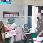 Kasus dugaan korupsi pengadaan tanah SMAN 3 Kota Batu, Penyidik dari Kejari Kota Batu melimpahkan kasus tersebut ke Pengadilan Tipikor Surabaya.