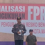 Wali kota Madiun menjadi pembina apel dalam pengukuhan FPRB kota Madiun. Foto: Hendro Suhartono/BANGSAONLINE.com