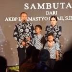 Kapolres Kediri Kota AKBP Bramastyo Priaji, didampingi istri dan kedua anaknya, saat memperkenalkan diri (dok. ist)