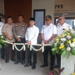 Bupati Mojokerto saat meresmikan salah satu proyek dalam rangka memperingati hari jadi daerah yang ke-732. 