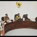 Presiden Jokowi dan Wakil Presiden Jusuf Kalla saat memimpin rapat kabinet terbatas. foto: ANTARA/CNN