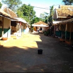 Struktur rumah keluarga tradisional Suku Madura. Di ujung adalah langgar. foto: istimewa